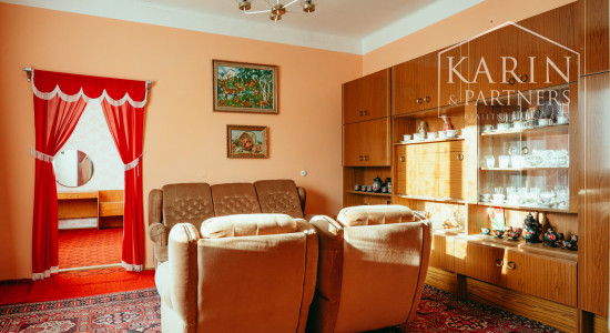 5i rodinný dom v pôvodnom stave pri lese v meste Šaštín-Stráže