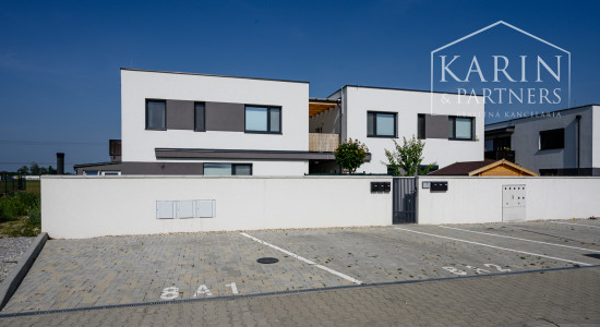 Hľadám v Bernolákove 3-4 izbový byt