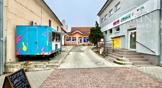 PREVÁDZKOVÁ PLOCHA NA PRENÁJOM V CENTRE HOLÍČA