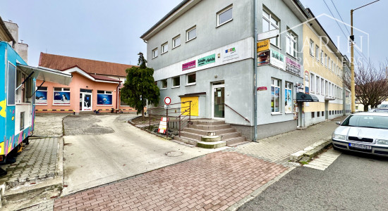 PREVÁDZKOVÁ PLOCHA NA PRENÁJOM V CENTRE HOLÍČA