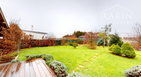 REZERVOVANÝ 3I RODINNÝ DOM S ROZĽAHOU ZÁHRADOU V POKOJNEJ LOKALITE