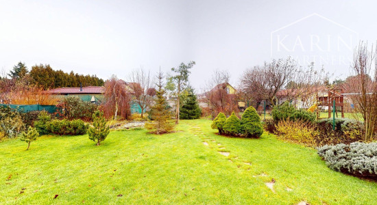 REZERVOVANÝ 3I RODINNÝ DOM S ROZĽAHOU ZÁHRADOU V POKOJNEJ LOKALITE