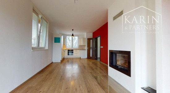 REZERVOVANÝ 3I RODINNÝ DOM S ROZĽAHOU ZÁHRADOU V POKOJNEJ LOKALITE