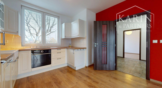 REZERVOVANÝ 3I RODINNÝ DOM S ROZĽAHOU ZÁHRADOU V POKOJNEJ LOKALITE