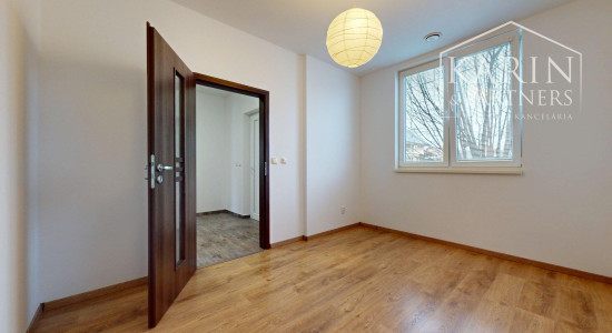 REZERVOVANÝ 3I RODINNÝ DOM S ROZĽAHOU ZÁHRADOU V POKOJNEJ LOKALITE