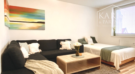 PRENAJATÉ!!! Prenájom novostavby  1-izbového bytu vo Vlčkovciach – plne zariadený, s loggiou