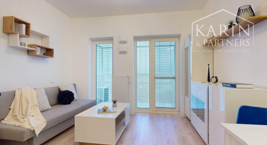 REZERVOVANÝ KOMPLETNE VKUSNE ZARIADENÝ 1I BYT S BALKÓNOM | SLNEČNICE POP