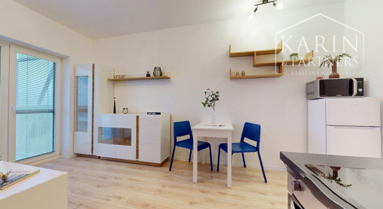 REZERVOVANÝ KOMPLETNE VKUSNE ZARIADENÝ 1I BYT S BALKÓNOM | SLNEČNICE POP