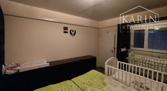 Predáme 3 izbový byt so šatníkom, komorou a balkónom, sídlisko Prednádražie, Nové Zámky