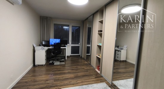 Rezervované: Predáme 3 izbový byt so šatníkom, komorou a balkónom, sídlisko Prednádražie, Nové Zámky