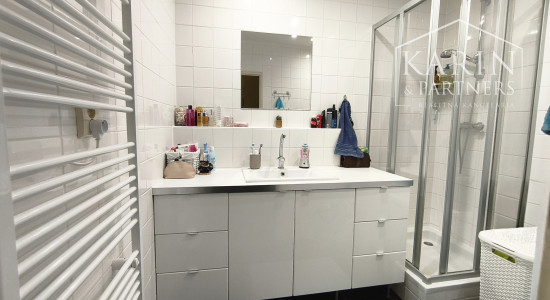 Rezervované: Predáme 3 izbový byt so šatníkom, komorou a balkónom, sídlisko Prednádražie, Nové Zámky