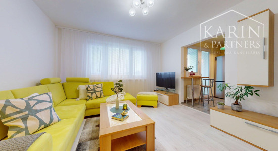 ZREKONŠTRUOVANÝ A ČIASTOČNE ZARIADENÝ 2I BYT S LODŽIOU A PIVNICOU