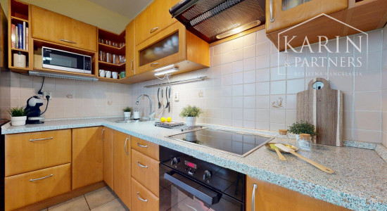 ZREKONŠTRUOVANÝ A ČIASTOČNE ZARIADENÝ 2I BYT S LODŽIOU A PIVNICOU