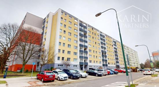 ZREKONŠTRUOVANÝ A ČIASTOČNE ZARIADENÝ 2I BYT S LODŽIOU A PIVNICOU