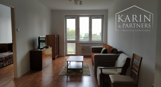 Prenájom rekonštr. 3 izb. byt 65m2 s balkónom 2m2 na Tokajíckej ul., BA II. Ružinov.