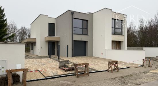 Na predaj rodinný dom, dvojdom A, v Šamoríne, ul. PodlesnÁ