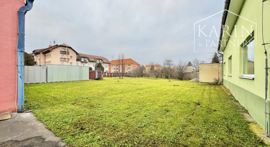 Prenájom pozemku so širokým využitím priamo pri hlavnej ceste v Holíči