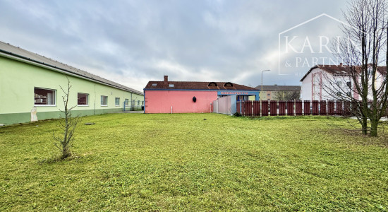 Prenájom pozemku so širokým využitím priamo pri hlavnej ceste v Holíči