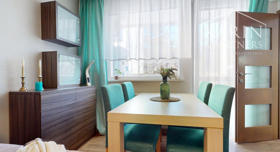 KOMPLETNE ZREKONŠTRUOVANÝ A ZARIADENÝ 4I BYT S LODŽIOU A PIVNICOU