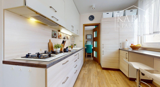 KOMPLETNE ZREKONŠTRUOVANÝ A ZARIADENÝ 4I BYT S LODŽIOU A PIVNICOU