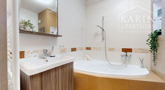 KOMPLETNE ZREKONŠTRUOVANÝ A ZARIADENÝ 4I BYT S LODŽIOU A PIVNICOU