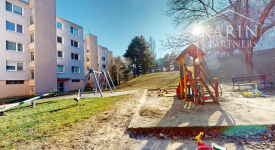 KOMPLETNE ZREKONŠTRUOVANÝ A ZARIADENÝ 4I BYT S LODŽIOU A PIVNICOU