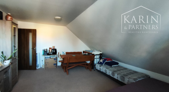 Rodinný dom 6izbový po kompl.rekonštrukcii, Nové Zámky