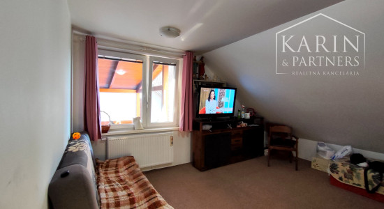 Rodinný dom 6izbový po kompl.rekonštrukcii, Nové Zámky