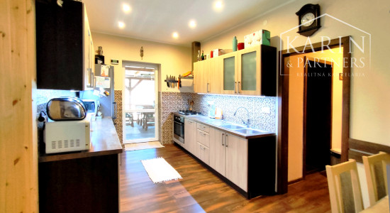 Rodinný dom 6izbový po kompl.rekonštrukcii, Nové Zámky