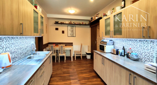 Rodinný dom 6izbový po kompl.rekonštrukcii, Nové Zámky