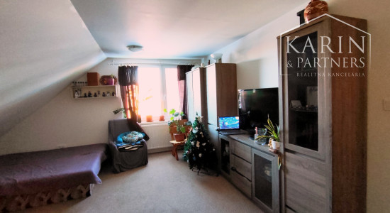 Rodinný dom 6izbový po kompl.rekonštrukcii, Nové Zámky