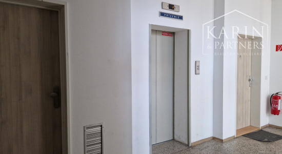 2-IZBOVÝ BYT S PARKOVANÍM  NA KRAMÁROCH