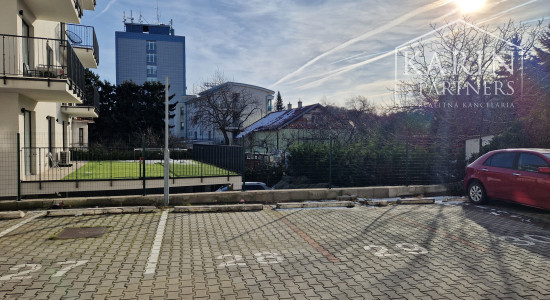 2-IZBOVÝ BYT S PARKOVANÍM  NA KRAMÁROCH