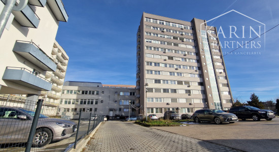 2-IZBOVÝ BYT S PARKOVANÍM  NA KRAMÁROCH