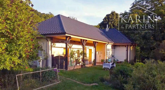 Chalupa pod lesom s ovocným sadom, 4144 m2, Nová Bošáca.