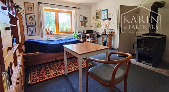 Chalupa pod lesom s ovocným sadom, 4144 m2, Nová Bošáca.