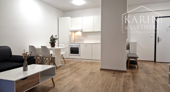 2-IZBOVÝ BYT S PARKOVANÍM  NA ZAČIATKU ROVINKY