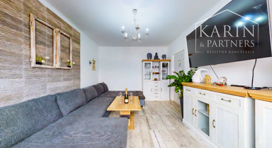 REZERVOVANÉ! Veľkorysý 4-izbový byt po rekonštrukcii na Pribinovej: Ideálny domov pre vašu rodinu