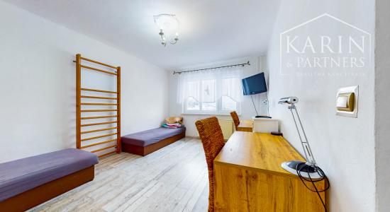 REZERVOVANÉ! Veľkorysý 4-izbový byt po rekonštrukcii na Pribinovej: Ideálny domov pre vašu rodinu
