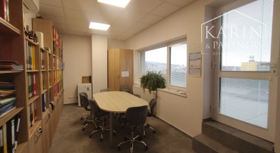 Prenájom klimat. viacúčelový priestor 80 m2 s kuchynkou/ WC/ sprchou + sklad 6m2, BA IV., Dúbravka.