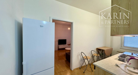 NA PRENÁJOM ZARIADENÝ 1i BYT V MESTE HOLÍČ