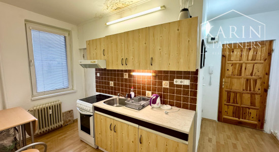 NA PRENÁJOM ZARIADENÝ 1i BYT V MESTE HOLÍČ