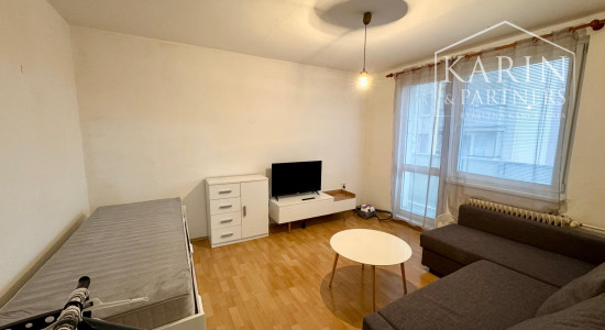 NA PRENÁJOM ZARIADENÝ 1i BYT V MESTE HOLÍČ