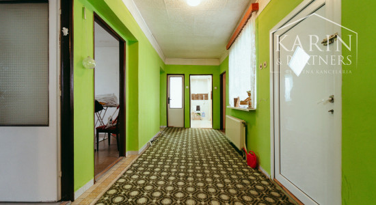 5i rodinný dom v meste Šaštín-Stráže neďaleko lesov