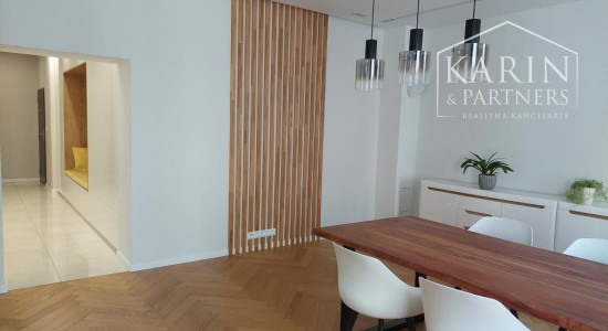 Staré Mesto - veľkometrážny reprezentatívny byt 167 m2, ul. Cintorínska