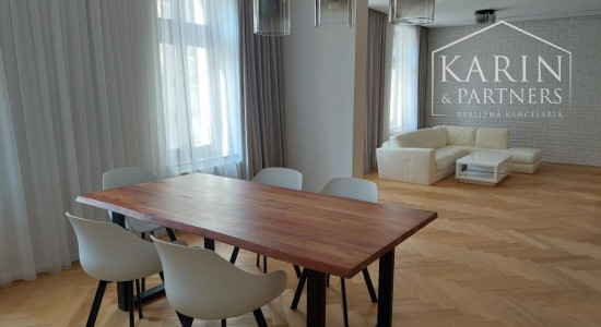 Staré Mesto - veľkometrážny reprezentatívny byt 167 m2, ul. Cintorínska