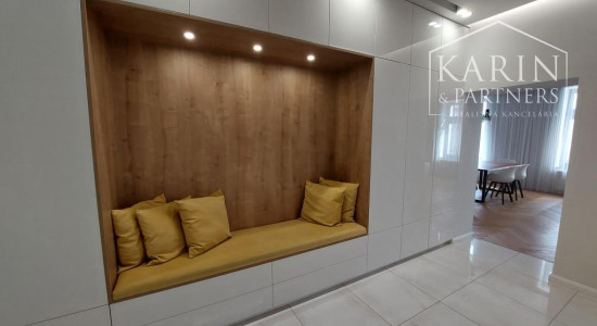 Staré Mesto - veľkometrážny reprezentatívny byt 167 m2, ul. Cintorínska