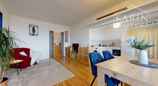 PRIESTRANNÝ A SVETLÝ 3I BYT S VEĽKOU ZASKLENOU LODŽIOU A PIVNICOU