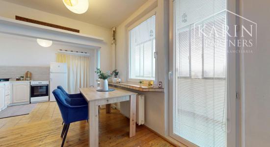 PRIESTRANNÝ A SVETLÝ 3I BYT S VEĽKOU ZASKLENOU LODŽIOU A PIVNICOU