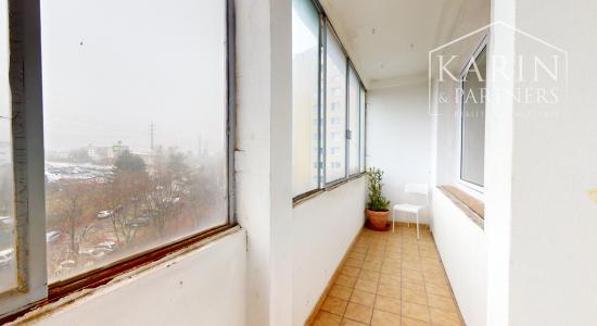 PRIESTRANNÝ A SVETLÝ 3I BYT S VEĽKOU ZASKLENOU LODŽIOU A PIVNICOU